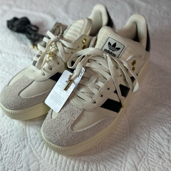 Adidas White and Black Sneakers Retro Style - Picture 3 of 11